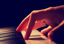 严密防守让对手难以突破，球队实力显现